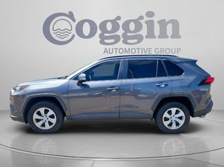 Used 2019 Toyota RAV4 LE FWD video 2
