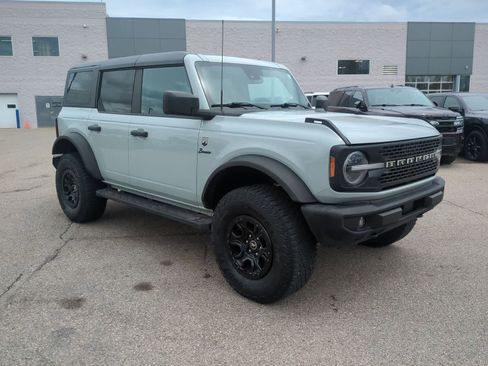 Used 2022 Ford Bronco Big Bend w/ Sasquatch Package AWD/4WD image 2