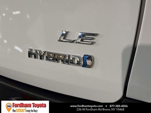 Used 2024 Toyota Sienna LE FWD image 13