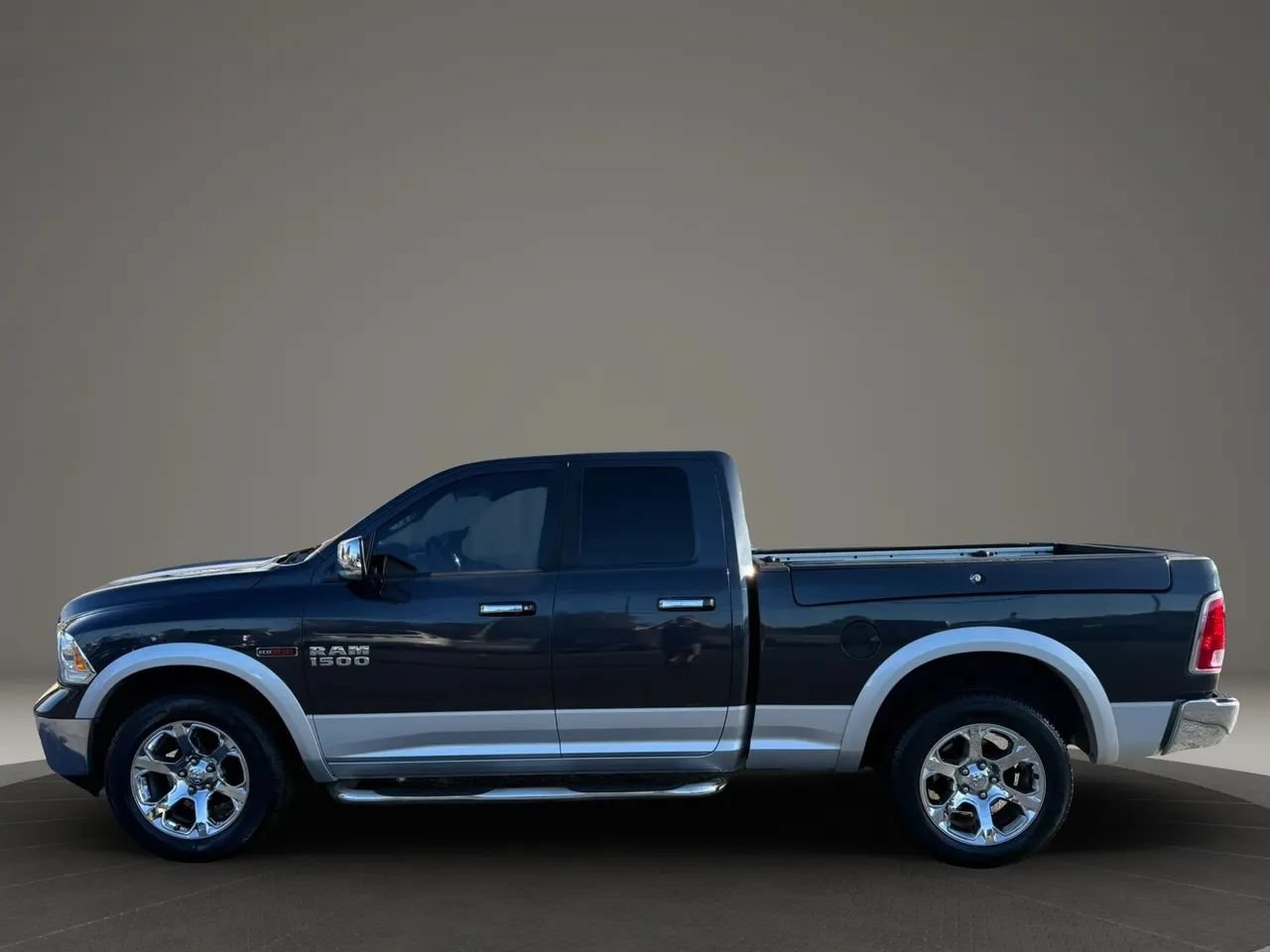 Used 2016 RAM 1500 Laramie w/ Convenience Group AWD/4WD image 10
