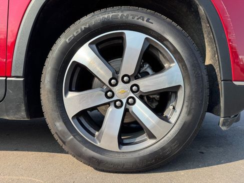 Used 2021 Chevrolet Traverse LT AWD/4WD image 13