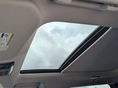 Used 2025 Mitsubishi Outlander SE image 22