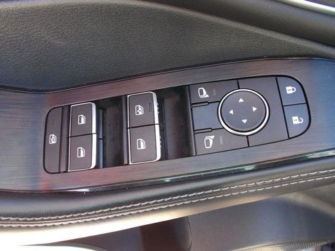 Used 2023 Nissan Rogue Platinum w/ Platinum Premium Package image 18