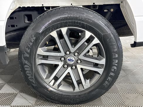 Used 2022 Ford F150 XL w/ Trailer Tow Package RWD image 29