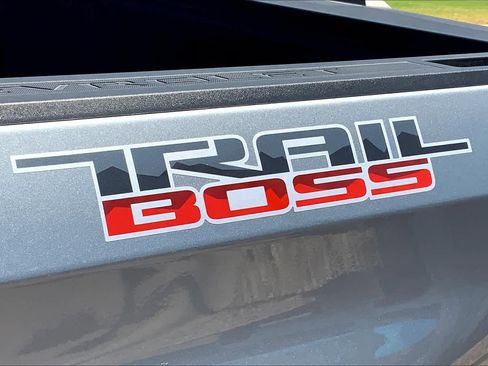 Used 2024 Chevrolet Silverado 1500 LT Trail Boss w/ Convenience Package II image 15