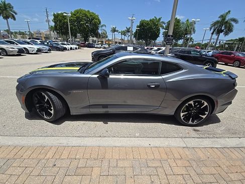 Used 2020 Chevrolet Camaro SS RWD image 12