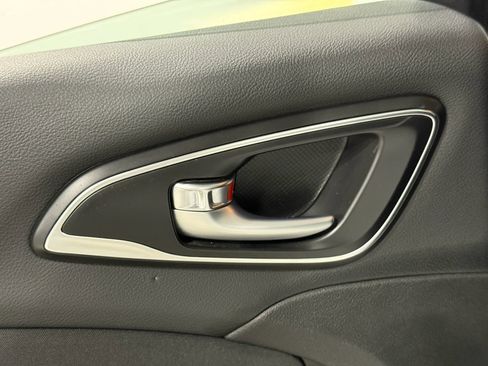 Used 2017 Chrysler 200 LX FWD image 55