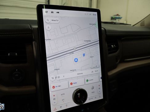 Used 2023 Ford Expedition Limited image 20