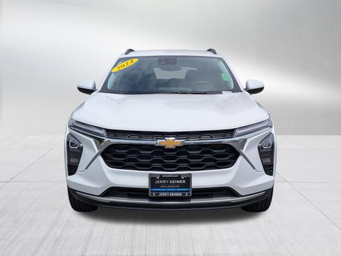 Certified 2024 Chevrolet Trax LT w/ Driver Confidence Package image 8