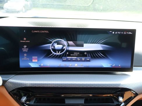 New 2025 BMW 330i xDrive Sedan w/ Premium Package image 33