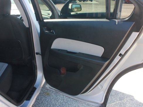 Used 2010 Chevrolet Equinox LT AWD/4WD image 32