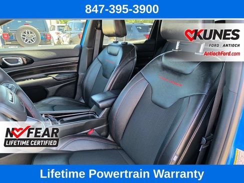 Used 2025 Jeep Compass Trailhawk AWD/4WD image 15