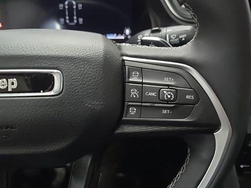 Used 2024 Jeep Grand Cherokee L Laredo AWD/4WD image 20