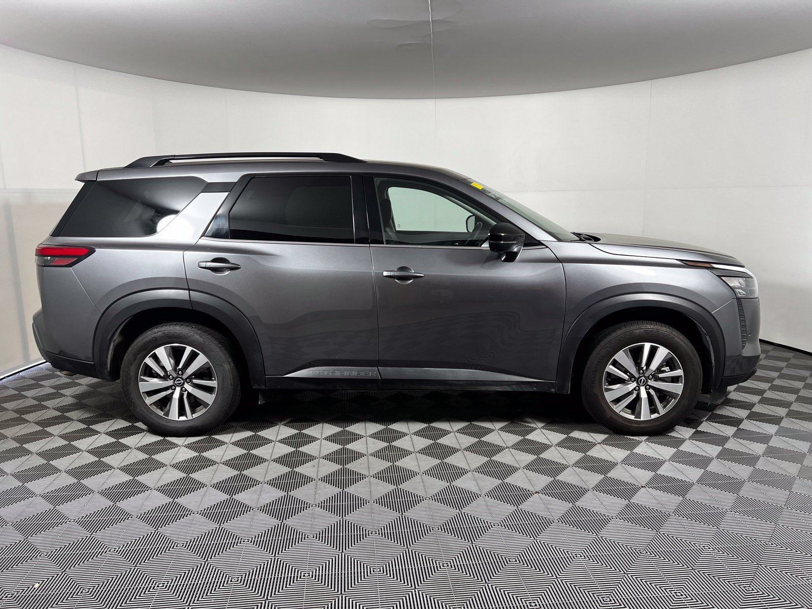 Used 2026 Nissan Pathfinder SL FWD image 4
