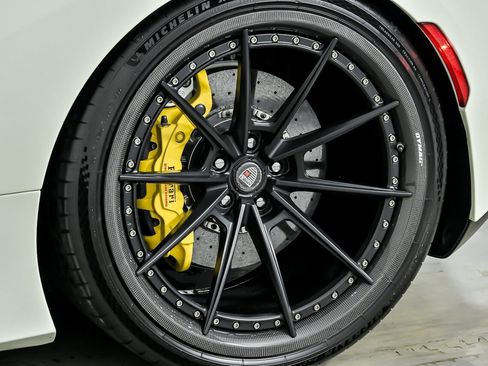 Used 2022 Ferrari F8 Tributo image 19