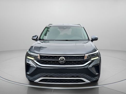 Used 2024 Volkswagen Taos SE FWD image 12