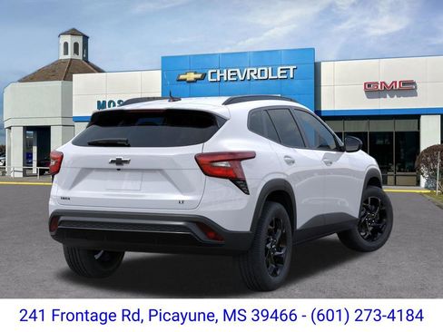 New 2026 Chevrolet Trax LT w/ Driver Confidence Package FWD image 4