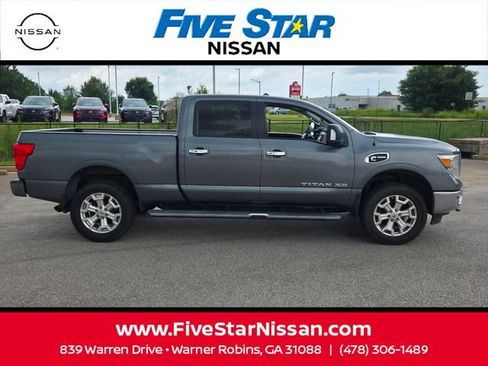 Used 2017 Nissan Titan SV RWD image 13