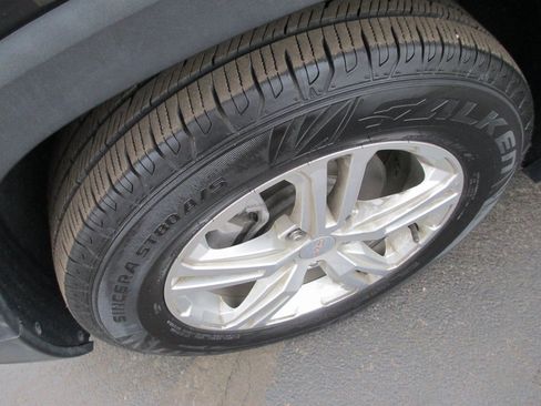 Used 2020 GMC Terrain SLE w/ Driver Convenience Package image 12