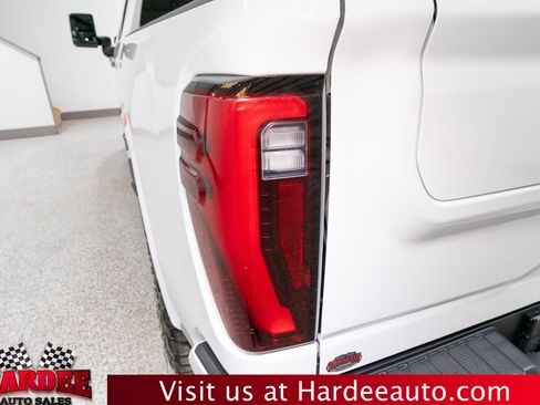 Used 2025 GMC Sierra 2500 Denali w/ Denali Reserve Package image 9