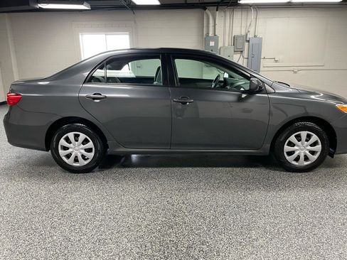 Used 2011 Toyota Corolla LE image 3