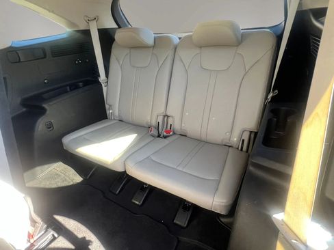 Used 2021 Kia Sorento S w/ Panoramic Sunroof Package AWD/4WD image 11