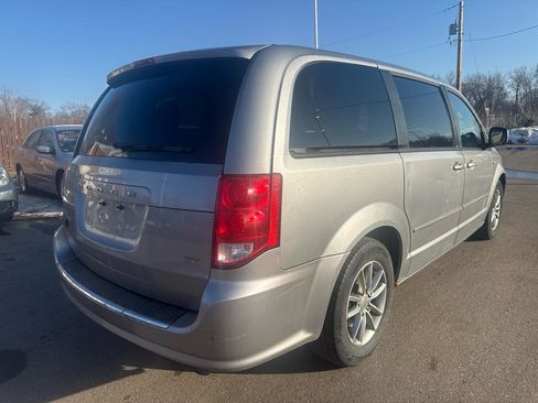 Used 2014 Dodge Grand Caravan SE image 5