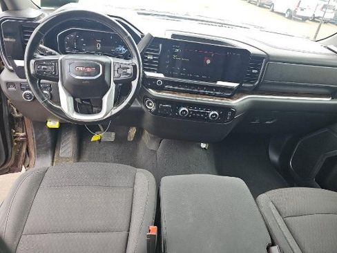 Used 2024 GMC Sierra 2500 SLE AWD/4WD image 9