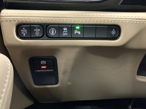 Used 2023 Acura MDX SH-AWD w/ Advance Package image 34