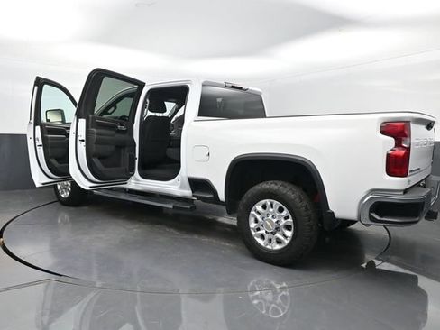 Used 2024 Chevrolet Silverado 2500 LT image 37