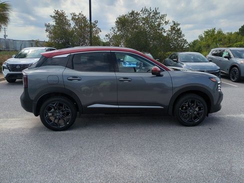 New 2026 Nissan Kicks SR FWD image 2