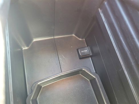 Used 2019 Toyota Highlander XLE image 20