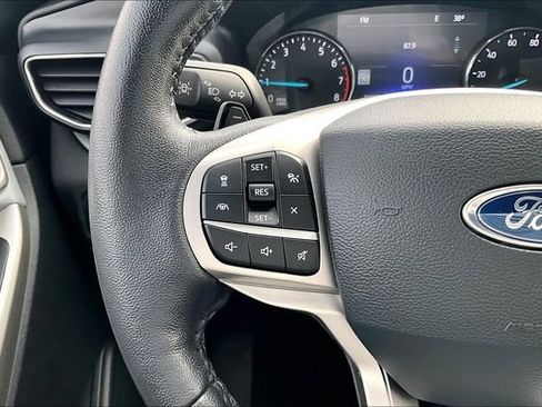 Used 2021 Ford Explorer XLT w/ Equipment Group 202A image 12