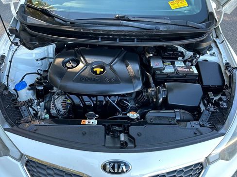 Used 2016 Kia Forte LX image 11