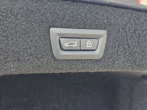 Used 2020 BMW 740i w/ Premium Package RWD image 17