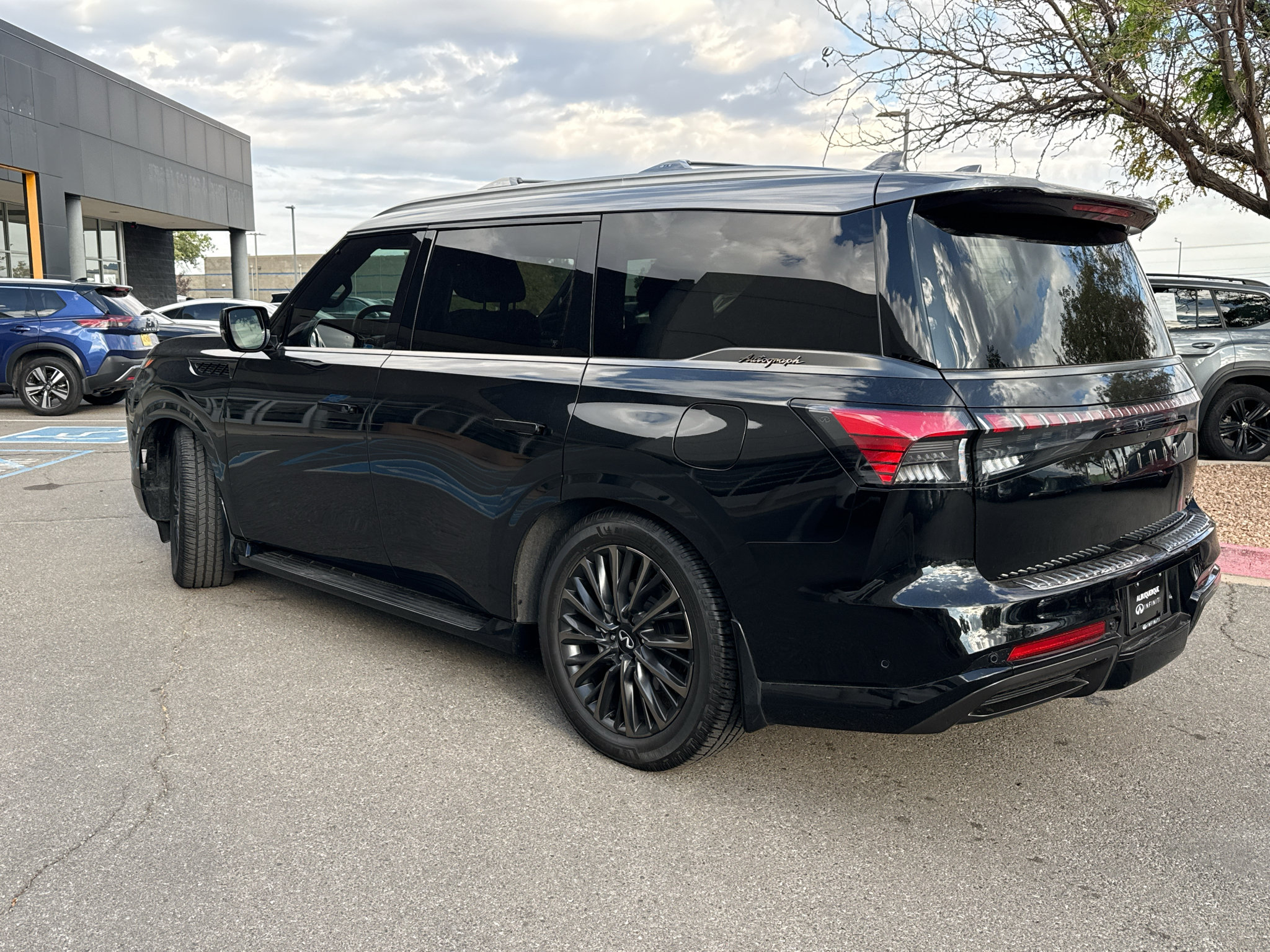 Used 2026 INFINITI QX80 Autograph AWD/4WD image 7