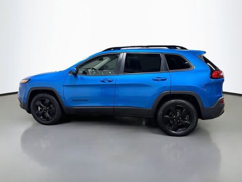 Used 2018 Jeep Cherokee Limited w/ Technology Group AWD/4WD image 10