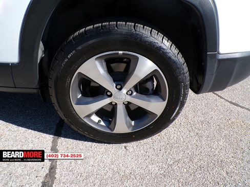 Used 2020 Jeep Cherokee Limited image 16