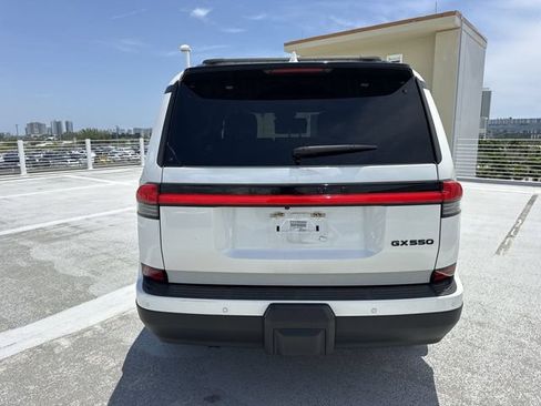 Used 2024 Lexus GX 550 w/ Accessory Package (31) AWD/4WD image 24