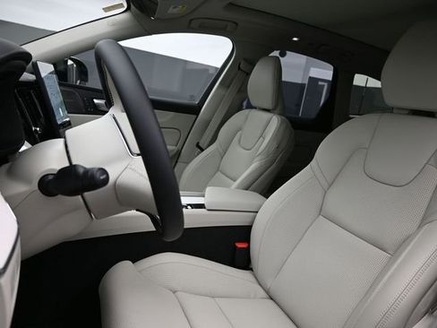 New 2026 Volvo XC60 B5 Ultra w/ Protection Package Premier image 9