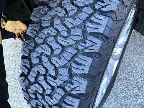 Used 2020 GMC Sierra 1500 SLT w/ SLT Premium Plus Package image 24