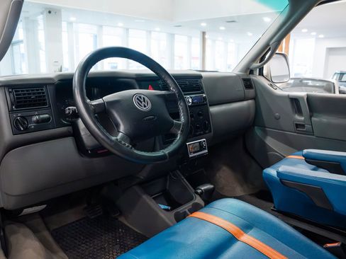 Used 2002 Volkswagen Eurovan GLS image 42