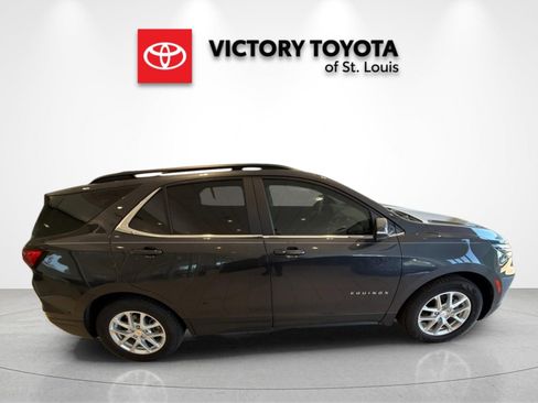 Used 2023 Chevrolet Equinox LT image 2