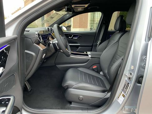 Certified 2025 Mercedes-Benz GLC 300 4MATIC image 24