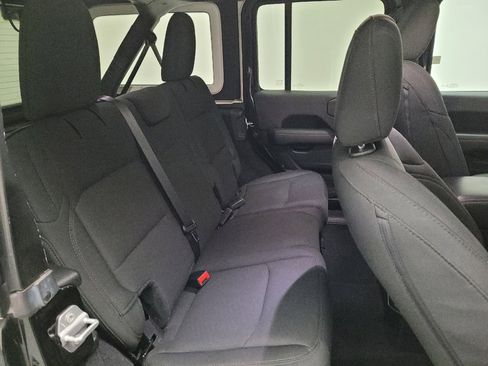 Used 2019 Jeep Wrangler Unlimited Sahara w/ Safety Group AWD/4WD image 19