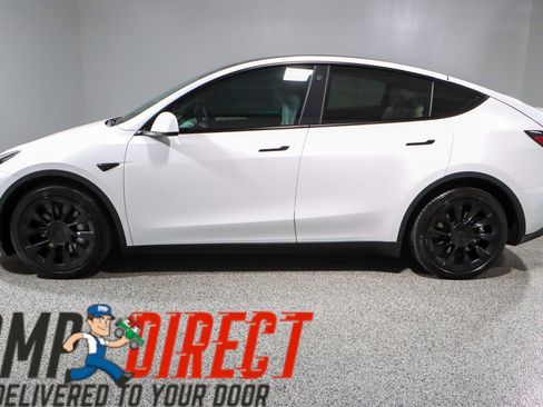 Used 2023 Tesla Model Y Long Range image 10