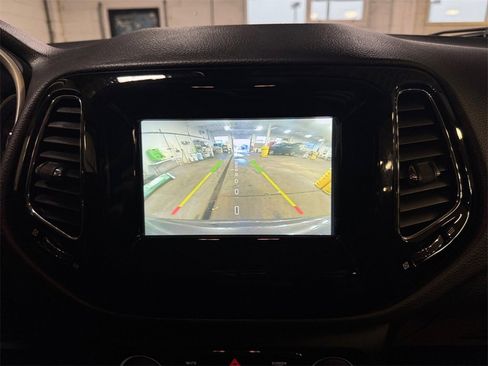 Used 2020 Jeep Compass Altitude image 18