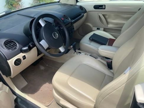Used 2006 Volkswagen Beetle Convertible w/ Package 1 FWD image 5