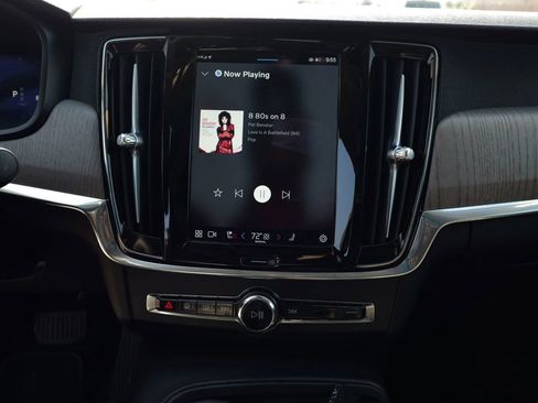 Used 2023 Volvo S90 B6 Plus image 21