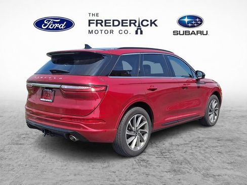 Used 2025 Lincoln Corsair Grand Touring w/ Towing Package AWD/4WD image 6